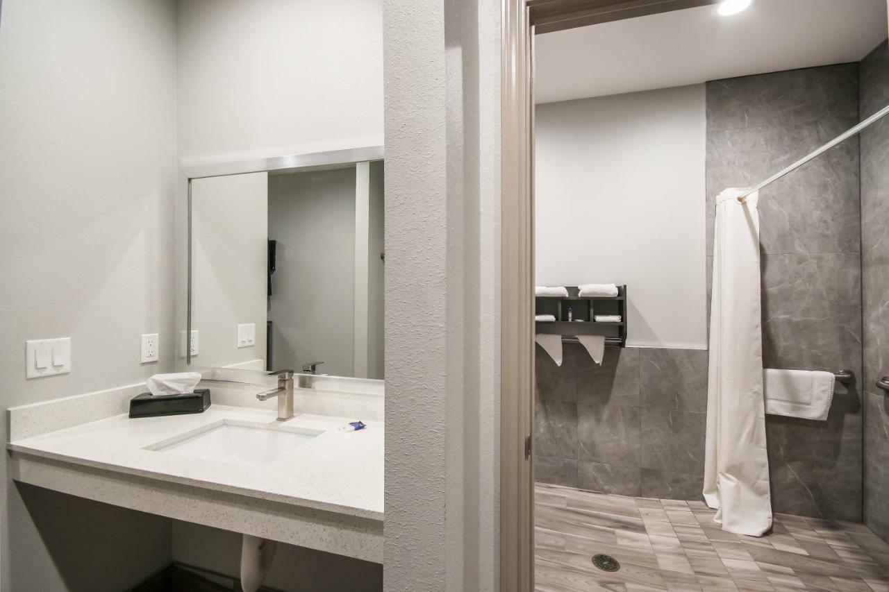 Americas Best Value Inn & Suites Ne Houston Downtown I-610 Хьюстон Экстерьер фото